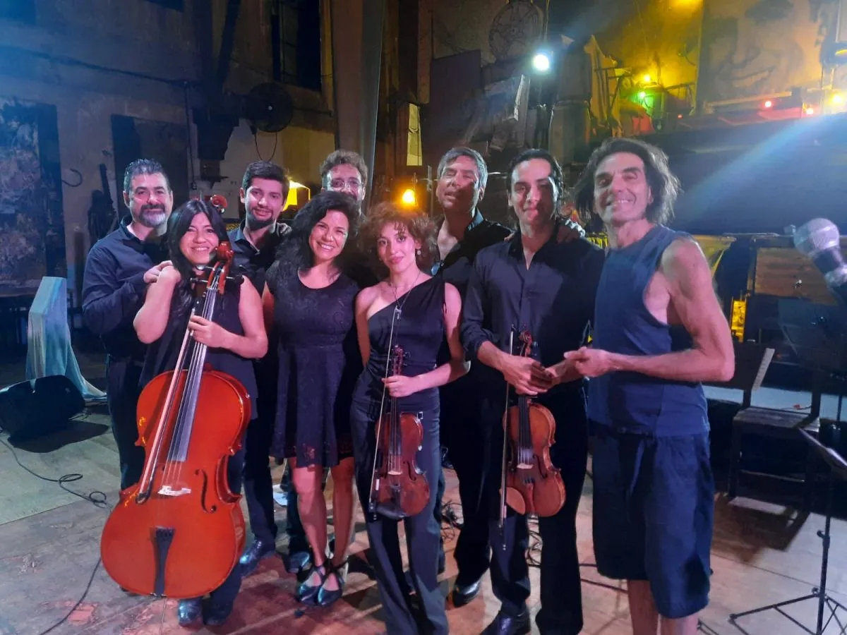 Orquesta en presentación en vivo